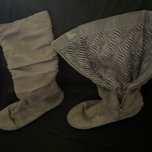BabyCakes Suede Books - Picture 1 of 4
